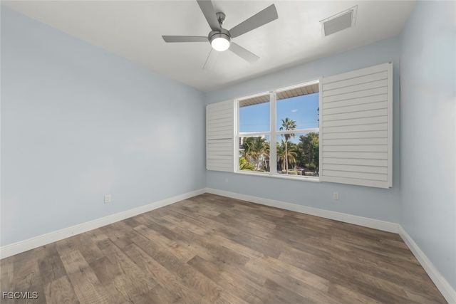 2479 Harbour LN, Sanibel, FL 33957