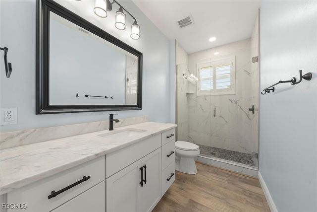 2479 Harbour LN, Sanibel, FL 33957