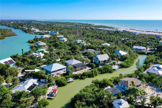 2479 Harbour LN, Sanibel, FL 33957