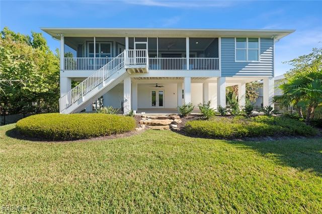 2479 Harbour LN, Sanibel, FL 33957