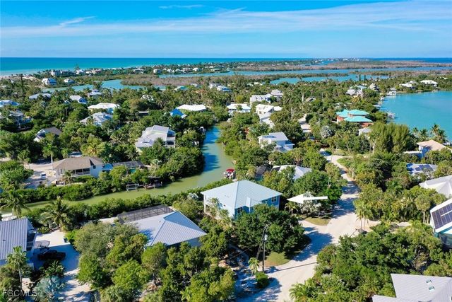 2479 Harbour LN, Sanibel, FL 33957