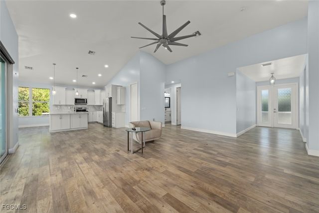 2479 Harbour LN, Sanibel, FL 33957