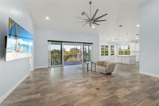 2479 Harbour LN, Sanibel, FL 33957