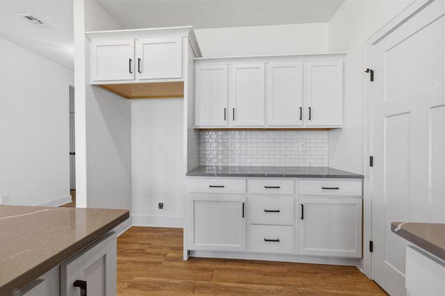 614 E Elmwood St, Park City, KS 67147