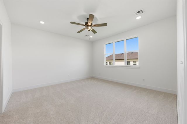 614 E Elmwood St, Park City, KS 67147