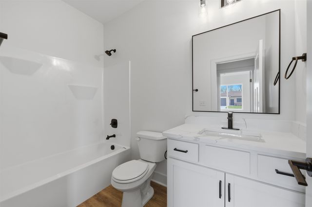 614 E Elmwood St, Park City, KS 67147