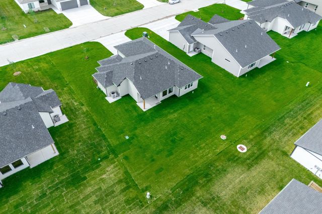 614 E Elmwood St, Park City, KS 67147