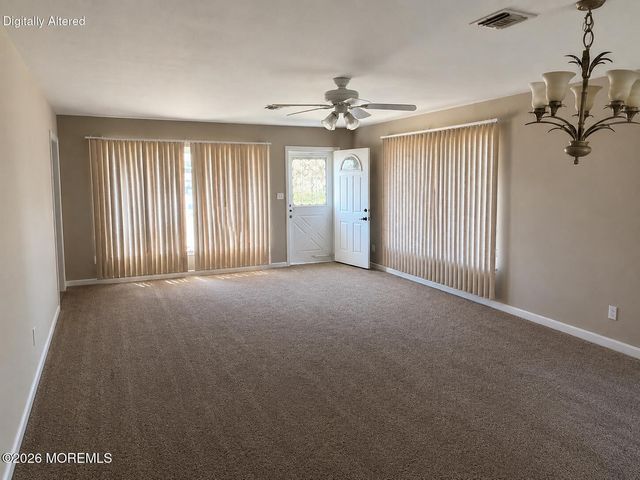 21 Venezia Street, Berkeley, NJ 08721