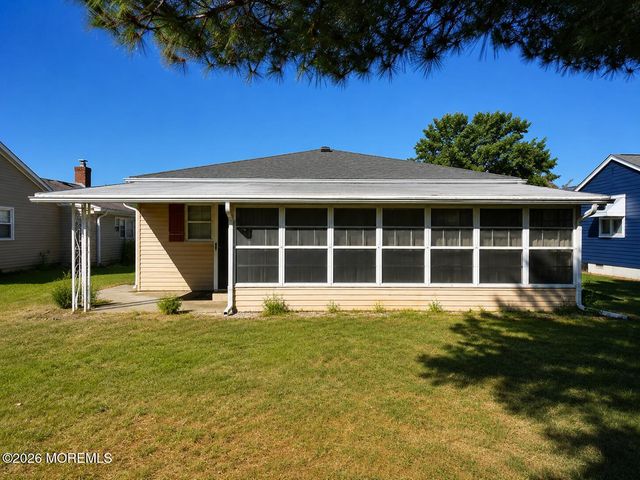 21 Venezia Street, Berkeley, NJ 08721