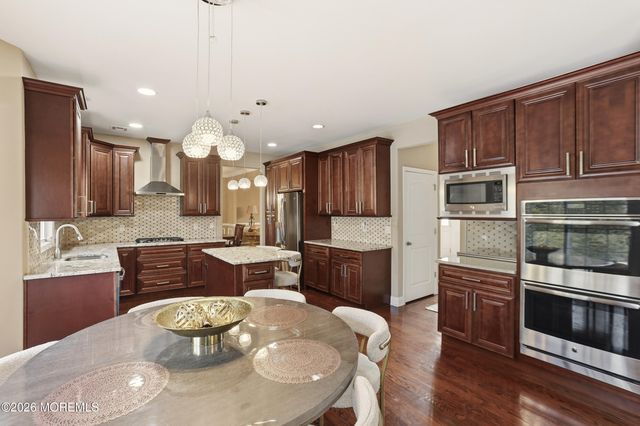 81 Fortune Court, Toms River, NJ 08755