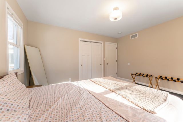 1700 N Linden Avenue, Waukegan, IL 60085