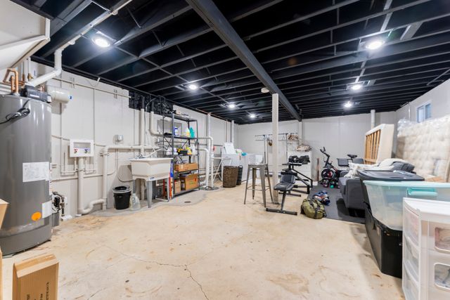 1700 N Linden Avenue, Waukegan, IL 60085