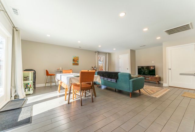 1700 N Linden Avenue, Waukegan, IL 60085