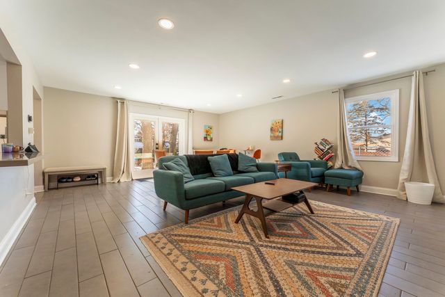 1700 N Linden Avenue, Waukegan, IL 60085