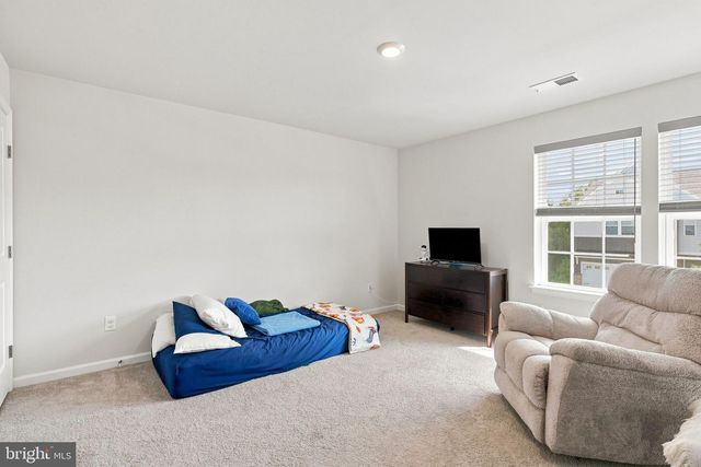 318 KNOLLWOOD DR, Easton, PA 18040