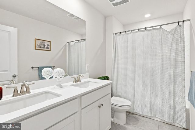 318 KNOLLWOOD DR, Easton, PA 18040