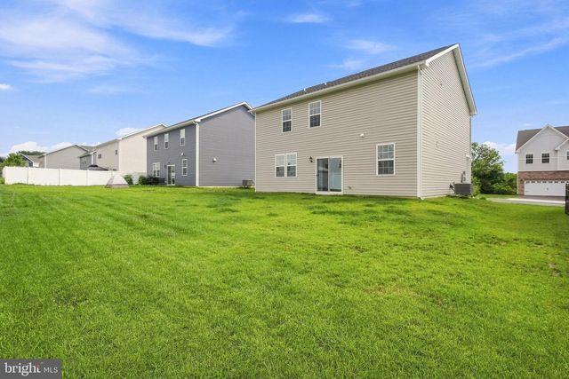318 KNOLLWOOD DR, Easton, PA 18040