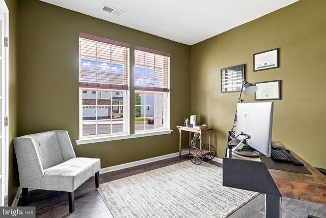 318 KNOLLWOOD DR, Easton, PA 18040