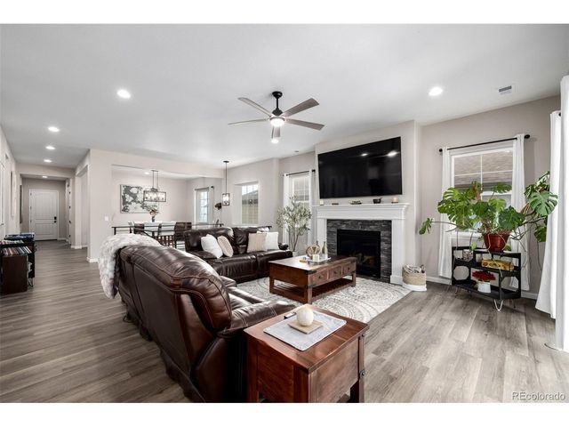 2812 Keepsake Way, Castle Rock, CO 80109