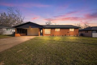 213 Southview Dr, Henderson, TX 75654