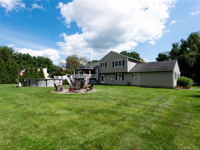 15 Deer View Lane, Poughquag, NY 12570