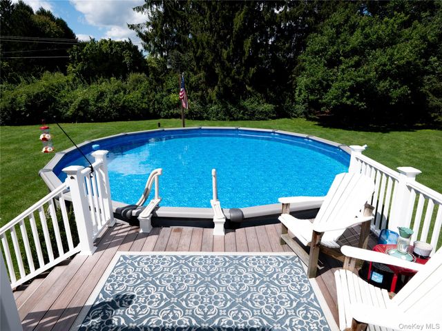 15 Deer View Lane, Poughquag, NY 12570