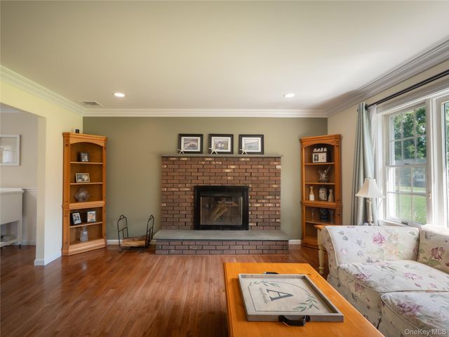 15 Deer View Lane, Poughquag, NY 12570