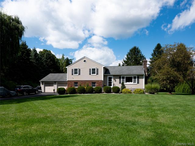 15 Deer View Lane, Poughquag, NY 12570