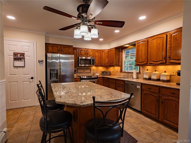 15 Deer View Lane, Poughquag, NY 12570