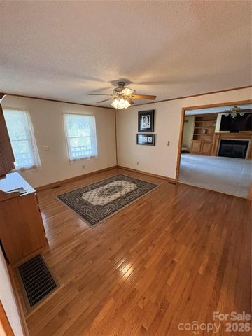299 McDowell Lane, Burnsville, NC 28714