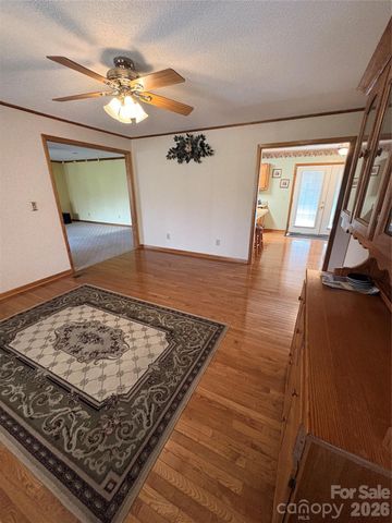 299 McDowell Lane, Burnsville, NC 28714