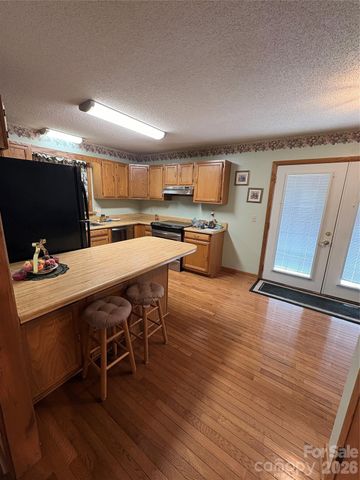 299 McDowell Lane, Burnsville, NC 28714