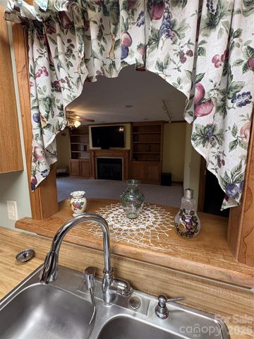 299 McDowell Lane, Burnsville, NC 28714