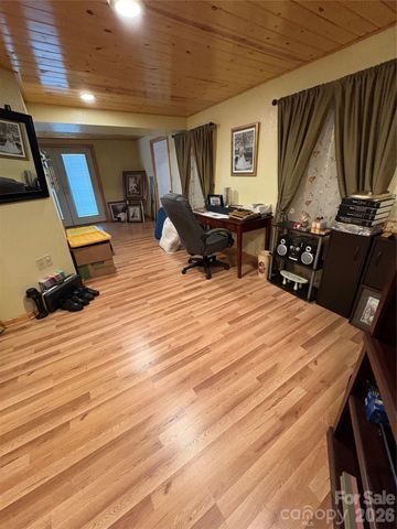 299 McDowell Lane, Burnsville, NC 28714