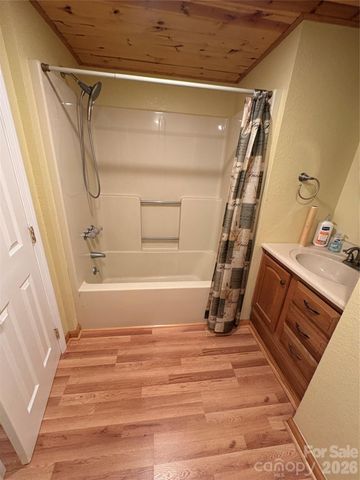 299 McDowell Lane, Burnsville, NC 28714