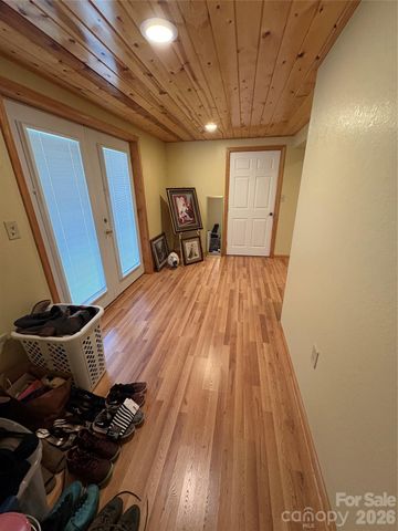 299 McDowell Lane, Burnsville, NC 28714