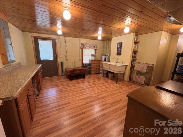 299 McDowell Lane, Burnsville, NC 28714
