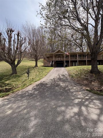 299 McDowell Lane, Burnsville, NC 28714