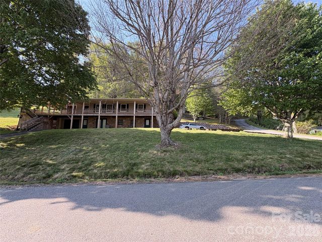 299 McDowell Lane, Burnsville, NC 28714