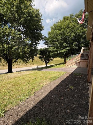 299 McDowell Lane, Burnsville, NC 28714