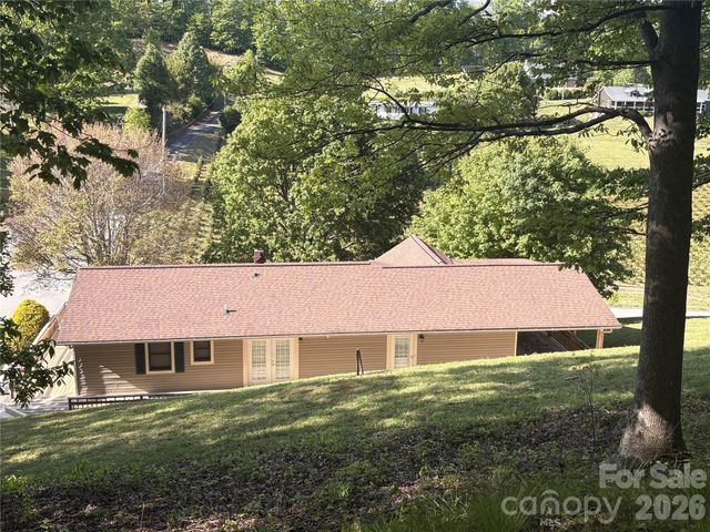 299 McDowell Lane, Burnsville, NC 28714
