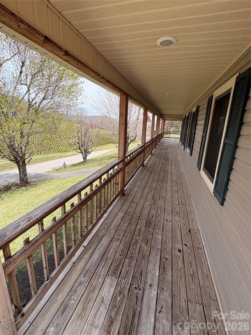 299 McDowell Lane, Burnsville, NC 28714