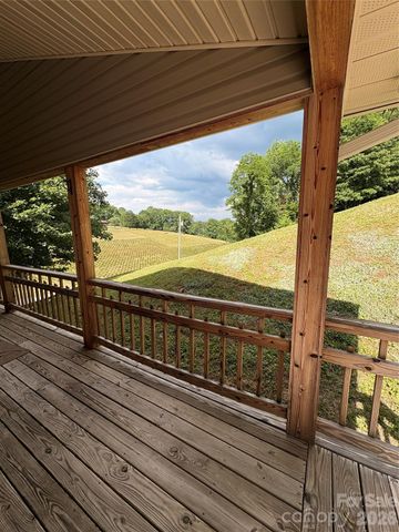 299 McDowell Lane, Burnsville, NC 28714