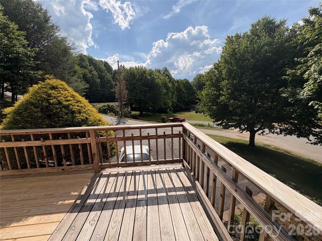 299 McDowell Lane, Burnsville, NC 28714