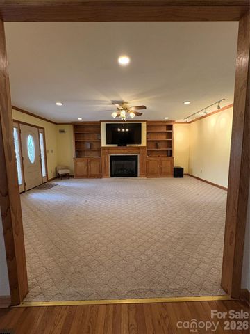 299 McDowell Lane, Burnsville, NC 28714