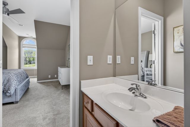 4426 Savage Pointe Dr, Franklin, TN 37064