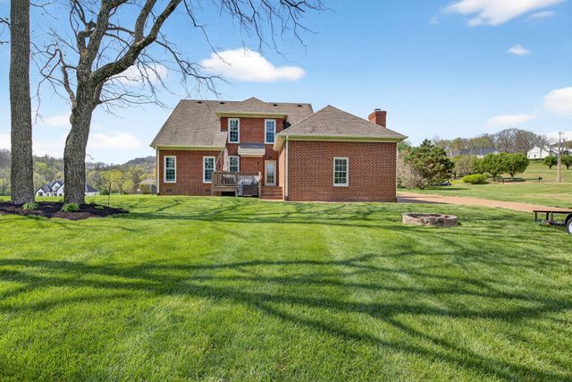 4426 Savage Pointe Dr, Franklin, TN 37064