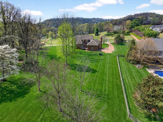 4426 Savage Pointe Dr, Franklin, TN 37064