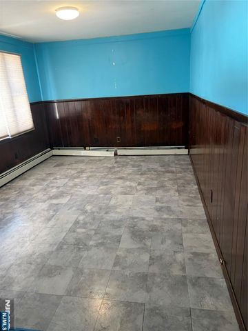 74 Jefferson Place, Totowa, NJ 07512