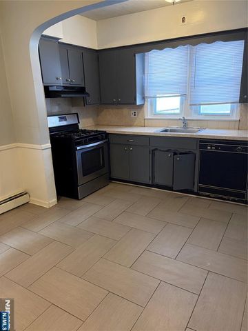 74 Jefferson Place, Totowa, NJ 07512